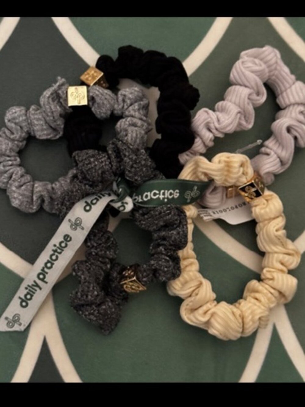 Daily Practice by Anthropologie Ribbed Hair Ties, Set of 5, Neutrals